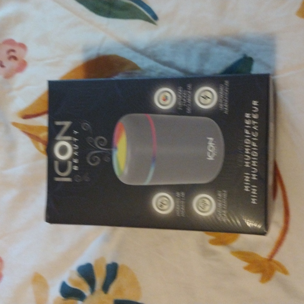 New in Box Icon Beauty mini humidifier